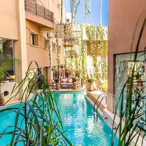 4* فندق أجنحة وسبا ديلاروسا الفندقية